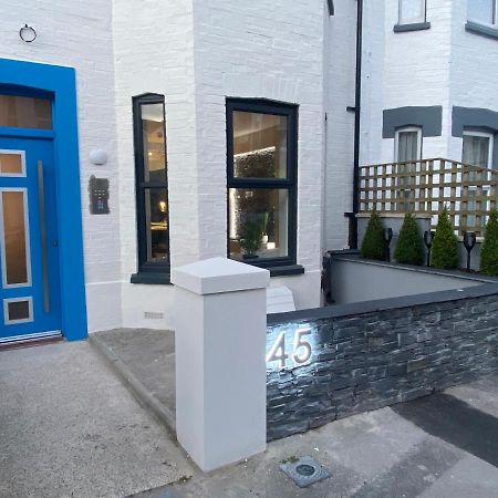 Cloud9 Guest House - By Coastline Retreats - Newly Renovated, Beautiful Ensuite Rooms Near Seafront In Town Centre, Netflix, Superfast Wifi, Communal Kitchen ボーンマス エクステリア 写真