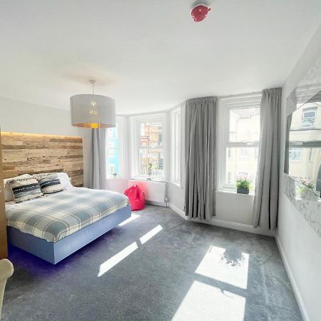 Cloud9 Guest House - By Coastline Retreats - Newly Renovated, Beautiful Ensuite Rooms Near Seafront In Town Centre, Netflix, Superfast Wifi, Communal Kitchen ボーンマス エクステリア 写真