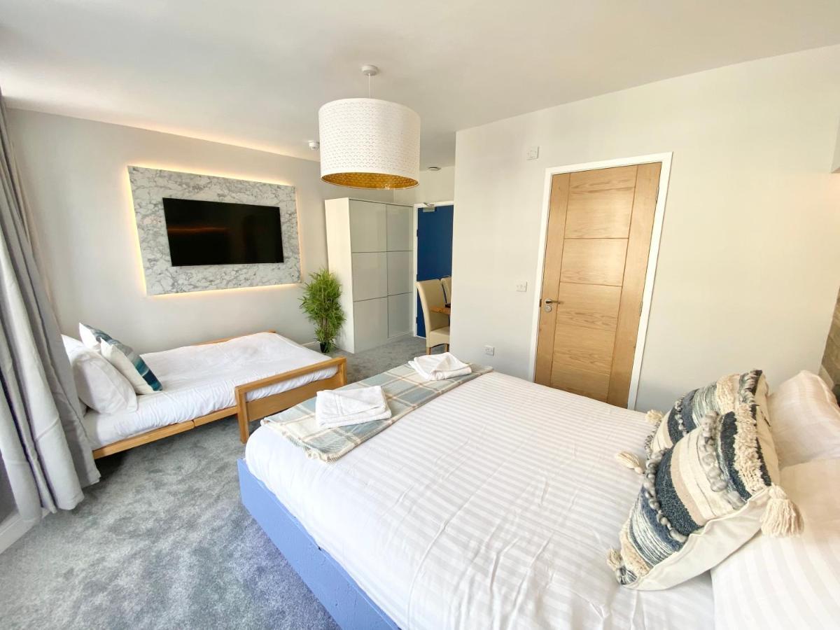 Cloud9 Guest House - By Coastline Retreats - Newly Renovated, Beautiful Ensuite Rooms Near Seafront In Town Centre, Netflix, Superfast Wifi, Communal Kitchen ボーンマス エクステリア 写真