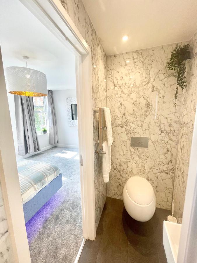 Cloud9 Guest House - By Coastline Retreats - Newly Renovated, Beautiful Ensuite Rooms Near Seafront In Town Centre, Netflix, Superfast Wifi, Communal Kitchen ボーンマス エクステリア 写真