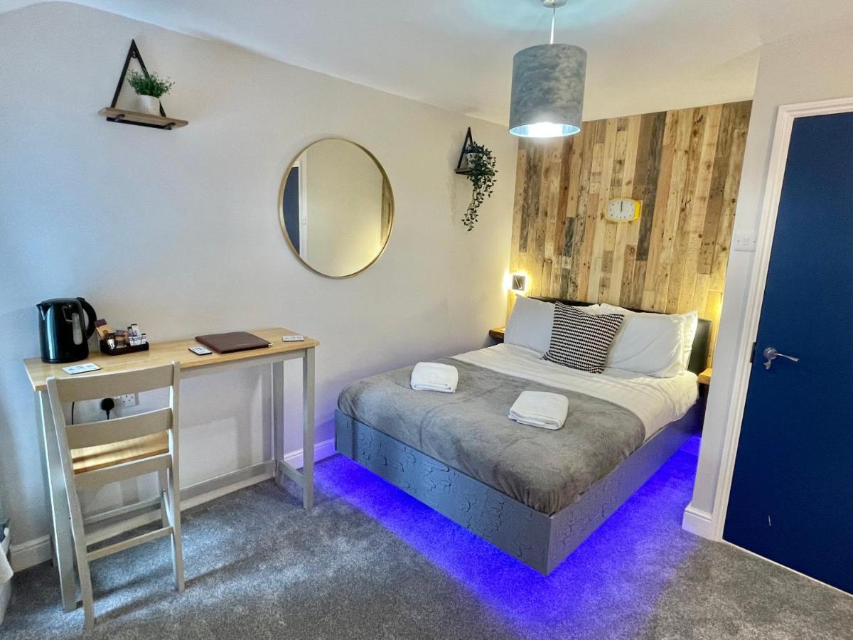 Cloud9 Guest House - By Coastline Retreats - Newly Renovated, Beautiful Ensuite Rooms Near Seafront In Town Centre, Netflix, Superfast Wifi, Communal Kitchen ボーンマス エクステリア 写真