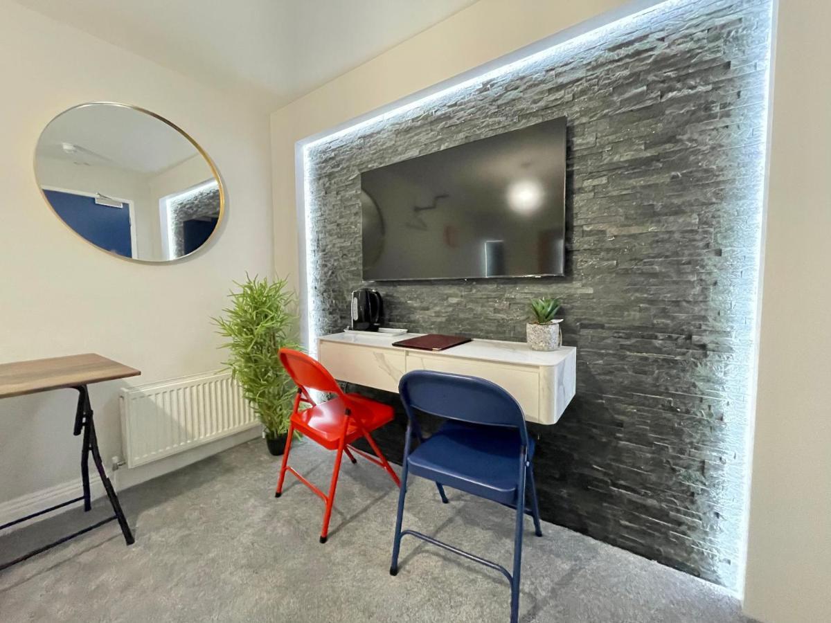 Cloud9 Guest House - By Coastline Retreats - Newly Renovated, Beautiful Ensuite Rooms Near Seafront In Town Centre, Netflix, Superfast Wifi, Communal Kitchen ボーンマス エクステリア 写真